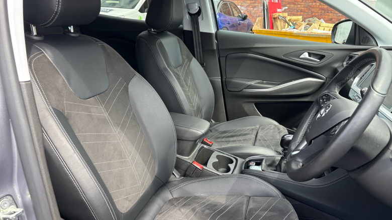 Vauxhall Grandland 1.2 Turbo Ultimate 5dr Petrol Hatchback